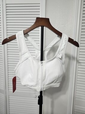bcg White Front-Zip Racerback Sports Bra